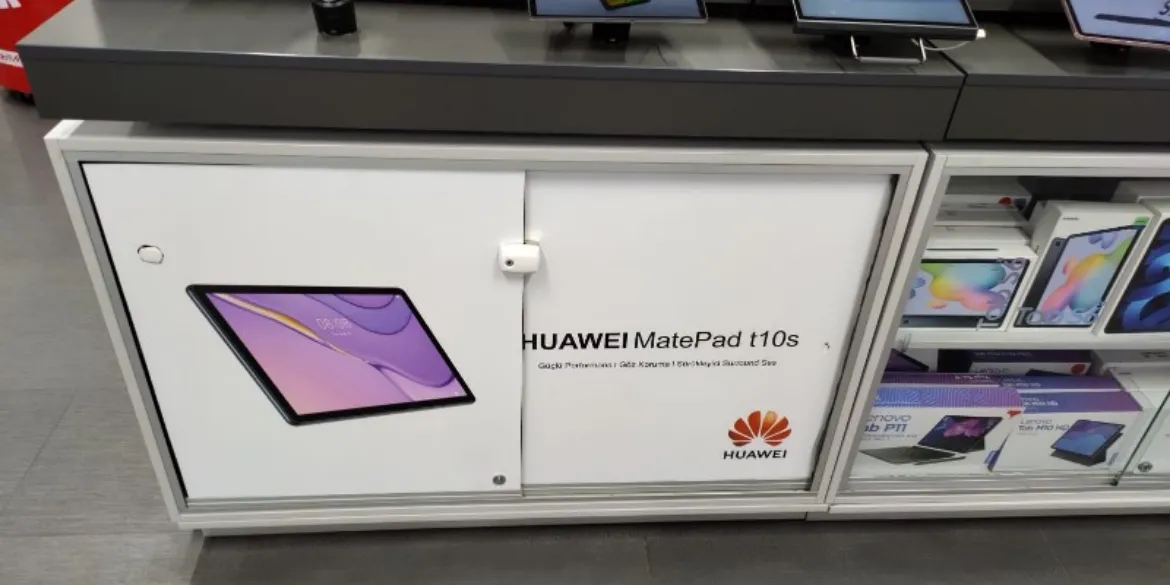 Huawei Akıllı Cihaz Teşhir Standı