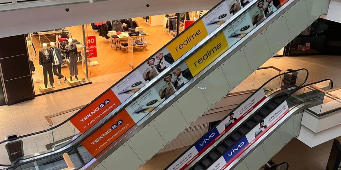 realme Lansman Görseli Vitrin