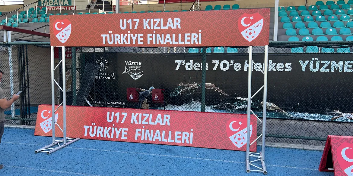 Milli Takım Basın Toplantısı Backdrop Görseli Örneği